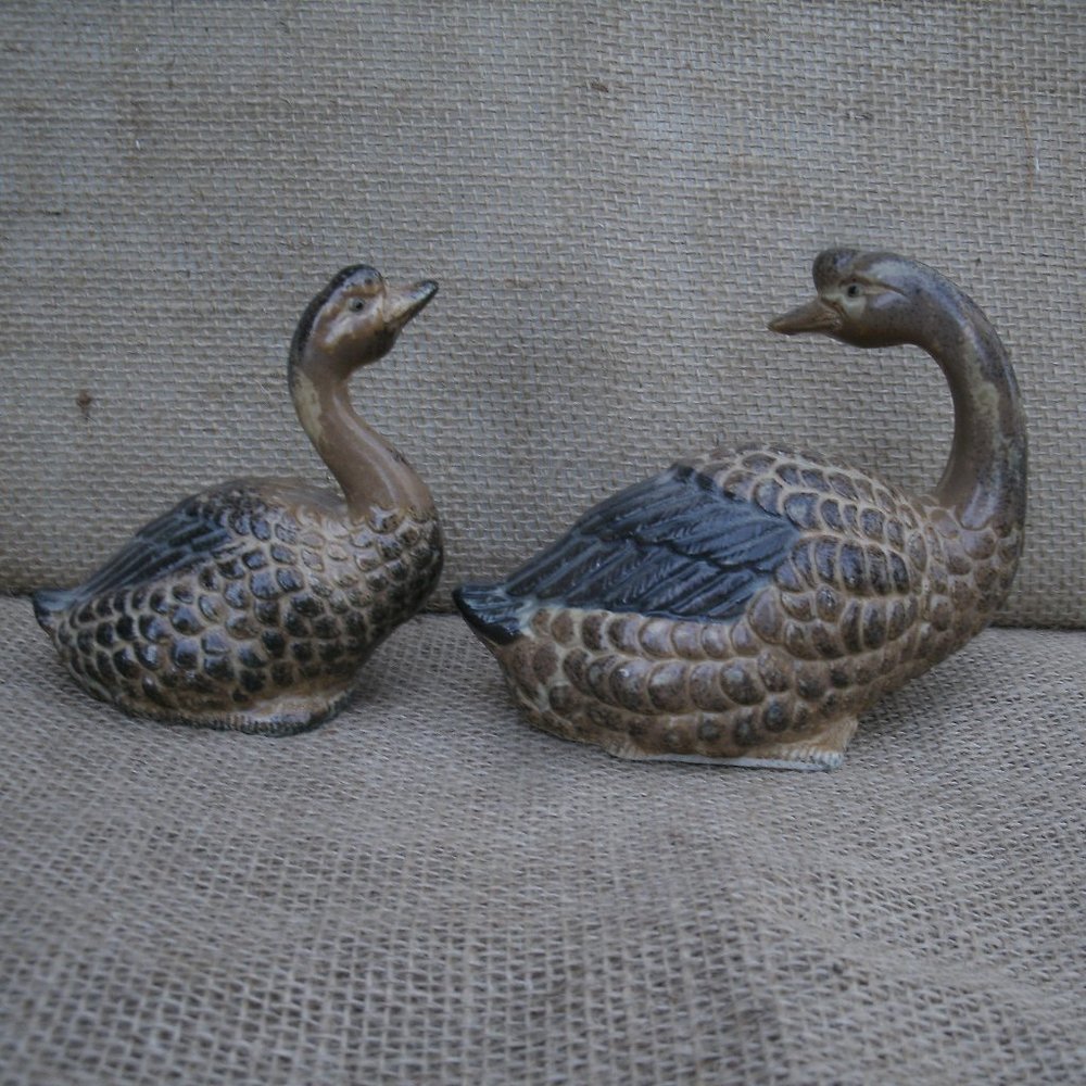 Vintage Japan Porcelain Geese Figurine Set of 2 - Picture 5 of 16
